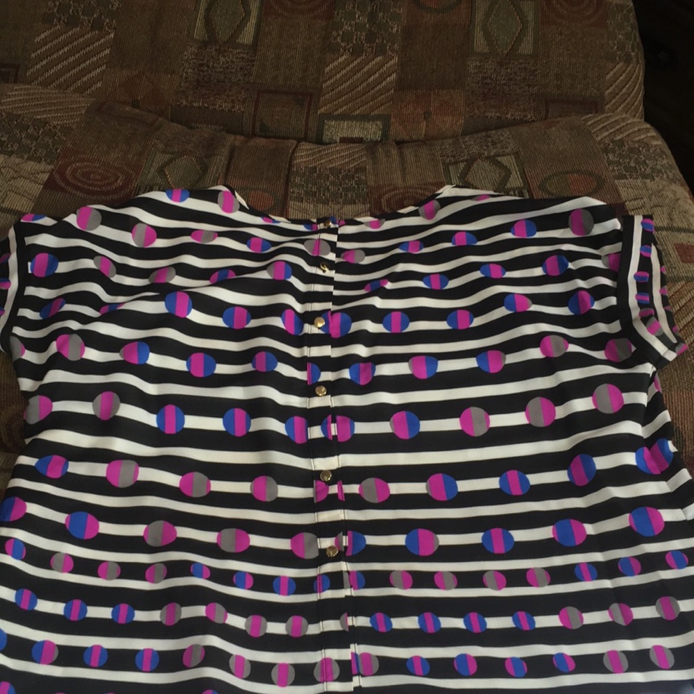 Cynthia Rowley Top - Geometric - Button down Back - Picture 10 of 13